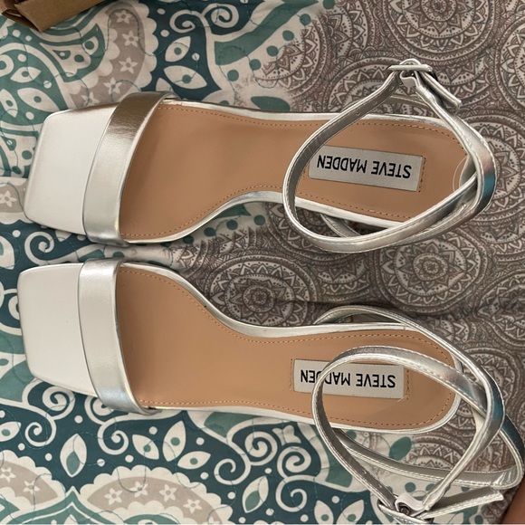 Steve Madden silver luxe heel - Picture 4 of 7